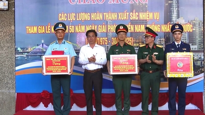 Da Nang : Accueil des défilés et des groupes de marche à la gare de Da Nang
