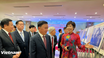 เปิดนิทรรศการภาพถ่าย “ผลงาน 100 ปี วารสารศาสตร์ปฏิวัติเวียดนาม”