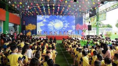 Lãnh đạo thành phố Lạng Sơn thăm, tặng quà Tết Thiếu nhi tại Trường Mầm non Happy School