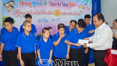 Nhiều đoàn công tác của tỉnh thăm, tặng quà trẻ em nhân Ngày Quốc tế thiếu nhi