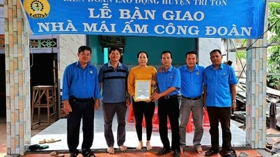 Liên đoàn Lao động Tri Tôn bàn giao nhà Mái ấm công đoàn