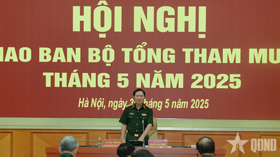 Le général Nguyen Tan Cuong a présidé la Conférence de l’état-major général en mai 2025.
