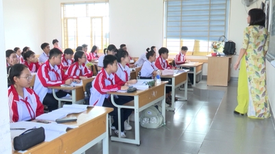 ผู้สมัครกว่า 6,800 คนเข้าสอบเข้าชั้นมัธยมศึกษาปีที่ 10