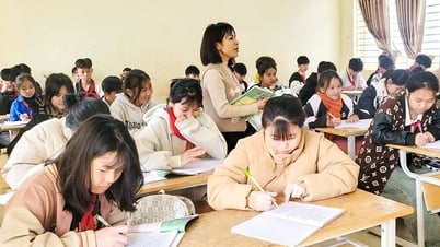 Thanh Hoa fournit plus de 21,8 milliards de VND pour aider les enseignants à réviser pour les examens de fin d'études