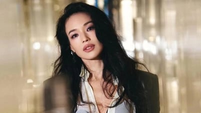Shu Qi seems to have been forgotten by time, still a beauty icon at the age of 49.