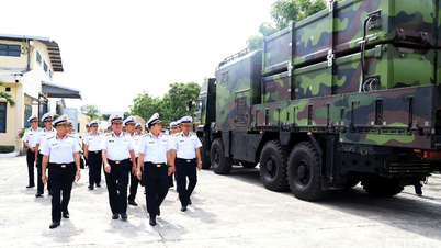 Phó đô đốc Trần Thanh Nghiêm kiểm tra tại Lữ đoàn 680 (Vùng 3 Hải quân)