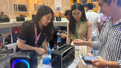 Sorprendidos con juguetes tecnológicos chinos en la feria de electrónica de Ciudad Ho Chi Minh
