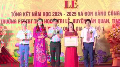Trường Phổ thông dân tộc bán trú Tiểu học 2 Tri Lễ đón bằng công nhận trường đạt chuẩn quốc gia mức độ 1