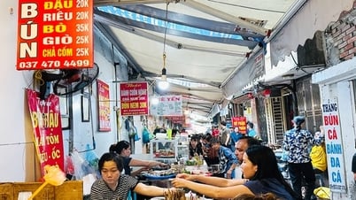 Độc đáo “foodtour” phố cổ Hà Nội