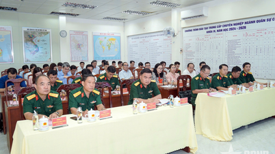 ទីក្រុងហូជីមិញ៖ ខិតខំលើកកំពស់គុណភាពអប់រំការពារជាតិ និងសន្តិសុខ