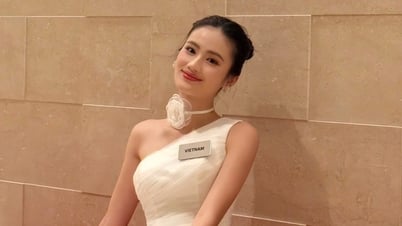 2025 미스 월드 최종 라운드 전 보조 시상식에서 Ý Nhi는 "빈손"