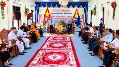 UBMTTQVN tỉnh An Giang chúc mừng Ban Trị sự Trung ương Phật giáo Tứ Ân Hiếu Nghĩa nhân Đại lễ Tam hợp