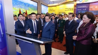 MB Bank មានកិត្តិយសក្នុងការស្វាគមន៍នាយករដ្ឋមន្ត្រី Pham Minh Chinh មកទស្សនាកន្លែងបច្ចេកវិទ្យាក្នុងព្រឹត្តិការណ៍ Digital Transformation 2025។
