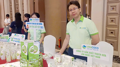Vice Chairman of the Provincial People's Committee Duong Minh Dung is the Chairman of the Council for reviewing and voting for typical rural industrial products.