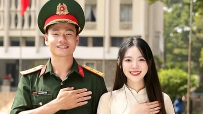 Nữ sinh bất ngờ được “chú bộ đội” cầu hôn trong lễ tốt nghiệp đại học
