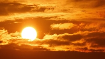 Nắng nóng trở lại miền Bắc, Trung Bộ nhiều nơi trên 37 độ