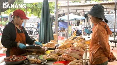 Thị trường nhộn nhịp dịp Tết Đoan Ngọ