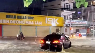 “Đường biến thành sông” sau mỗi cơn mưa lớn: Cần có thời gian xử lý