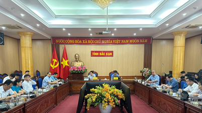 Thủ tướng Chính phủ đối thoại với doanh nghiệp về phát triển kinh tế tư nhân