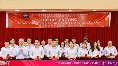 Formosa Ha Tinh honore et remet de l'or à 687 employés de longue date