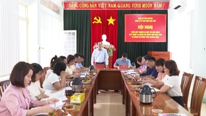 El Comité Provincial del Partido de Kon Tum trabaja con el Comité Provincial del Partido de Quang Ngai