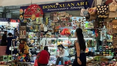 Tin nhắn hối thúc ông N.T.T gọi vào tổng đài 19004328 một cách mờ ám