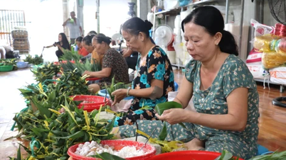 Nhộn nhịp nghề gói bánh ú lá tre dịp tết Đoan Ngọ