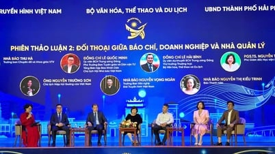 The press plays an important role in the development of cultural industries.