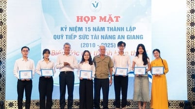 Họp mặt kỷ niệm 15 năm thành lập Quỹ Tiếp sức tài năng An Giang