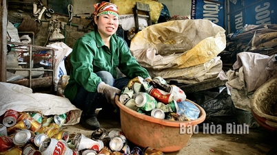 Chi hội trưởng phụ nữ xóm Khụ gương mẫu từ việc nhỏ