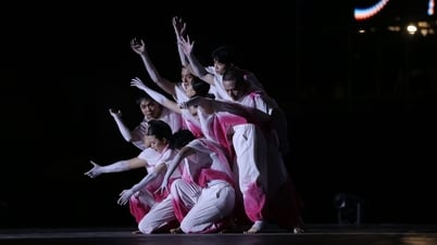 กลุ่ม International Dance Crew ฝึกซ้อมอย่างหนักเพื่อเตรียมพร้อมแข่งขันในคืนสุดท้ายของ Dalat Best Dance Crew 2025