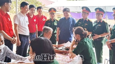 Khám bệnh, cấp phát thuốc miễn phí cho 150 người tại xã Phù Ủng