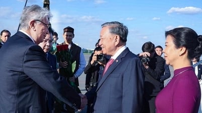 Der Generalsekretär war gerührt, als der Präsident von Kasachstan zum Flughafen kam, um ihn willkommen zu heißen.