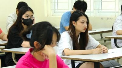 Mock exam for high school graduation in Physics 2025 with answers