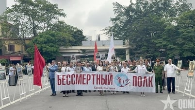 Défilé de la « Légion immortelle » en hommage aux martyrs héroïques - Journal et station de radio et de télévision Lang Son