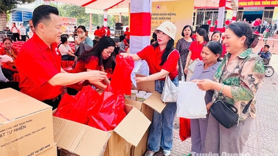 Tuyen Quang Red Cross supports Dak Lak province to implement the Humanitarian Journey - Spreading love