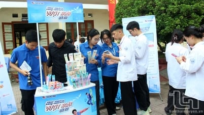 Khởi động chương trình 'Tiếp sức mùa thi 2025'