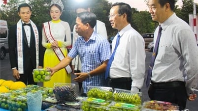 Trưng bày, giới thiệu các sản phẩm đặc thù của tỉnh