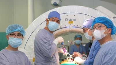 Ứng dụng robot - Giải pháp tổng thể trong phẫu thuật bệnh lý cột sống