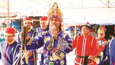 Go to Binh Son to listen to Ba Trao singing