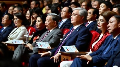 Tổng Bí thư Tô Lâm dự hòa nhạc có ‘giọng hát ngoài hành tinh’ Dimash Qudaibergen ở Kazakhstan