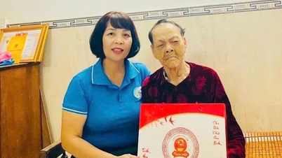 លោកស្រី Le Thi Tri កូនស្រីច្បងរបស់ VNAH ម្តាយ Nguyen Thi Thu បានទទួលមរណភាពក្នុងអាយុ ១០៦ ឆ្នាំ។