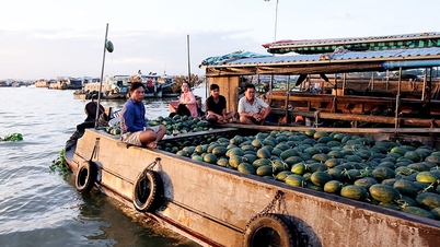 Độc đáo “chợ di động”
