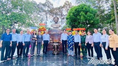 Huyện Chợ Gạo: Tổ chức Lễ an vị Tượng Anh hùng dân tộc Thủ khoa Nguyễn Hữu Huân