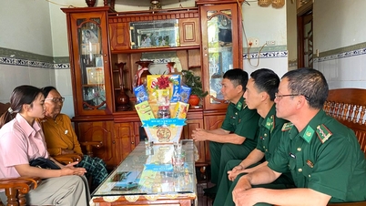 Tri ân gia đình chính sách ở xã biên giới Đắk Nông