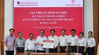 Agribank chi nhánh Huế trao 5 tỷ đồng hỗ trợ xóa nhà tạm ở A Lưới