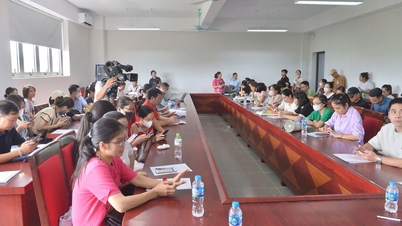 Học sinh được học gần nhà, phụ huynh vừa mừng, vừa lo