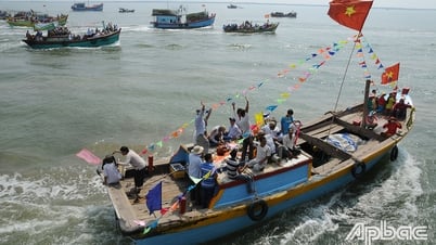 When did the Vam Lang Whale Festival start?