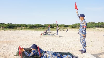 មជ្ឈមណ្ឌលហ្វឹកហ្វឺនកងទ័ពជើងទឹកភូមិភាគទី៤ រៀបចំការបាញ់ប្រហារយ៉ាងទូលំទូលាយសម្រាប់ទាហានថ្មី។