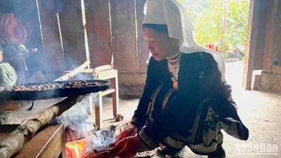 ថែរក្សាសំលៀកបំពាក់ប្រពៃណីតាមរយៈផលិតផលទេសចរណ៍